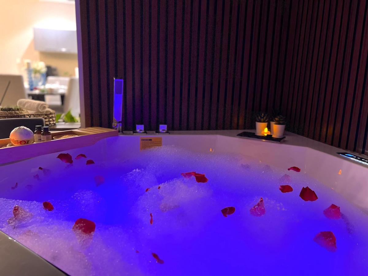 Stylish Apartment With A Jacuzzi Маскат Екстер'єр фото
